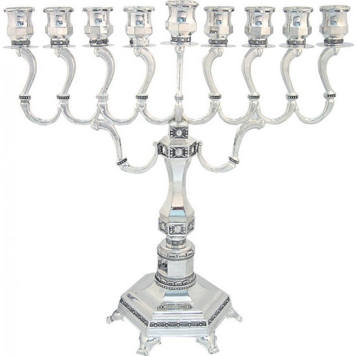 Menorah in Nickel with Curved Branches and Engravings